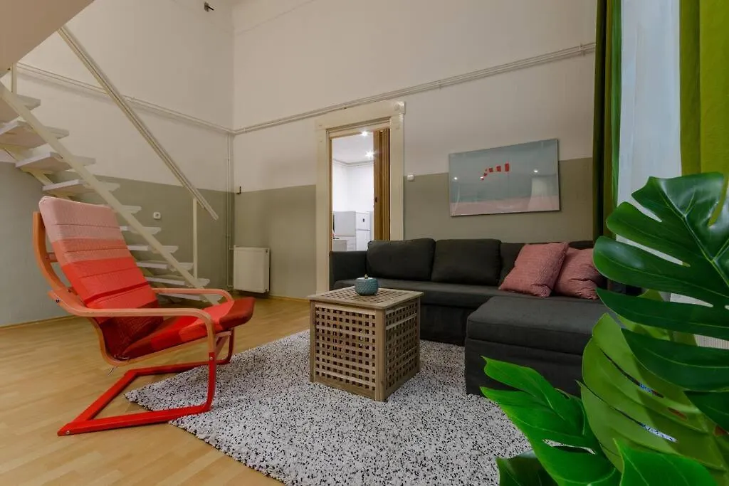 De Lux Studio Apartment In Historical Quarters Budapest Hungría