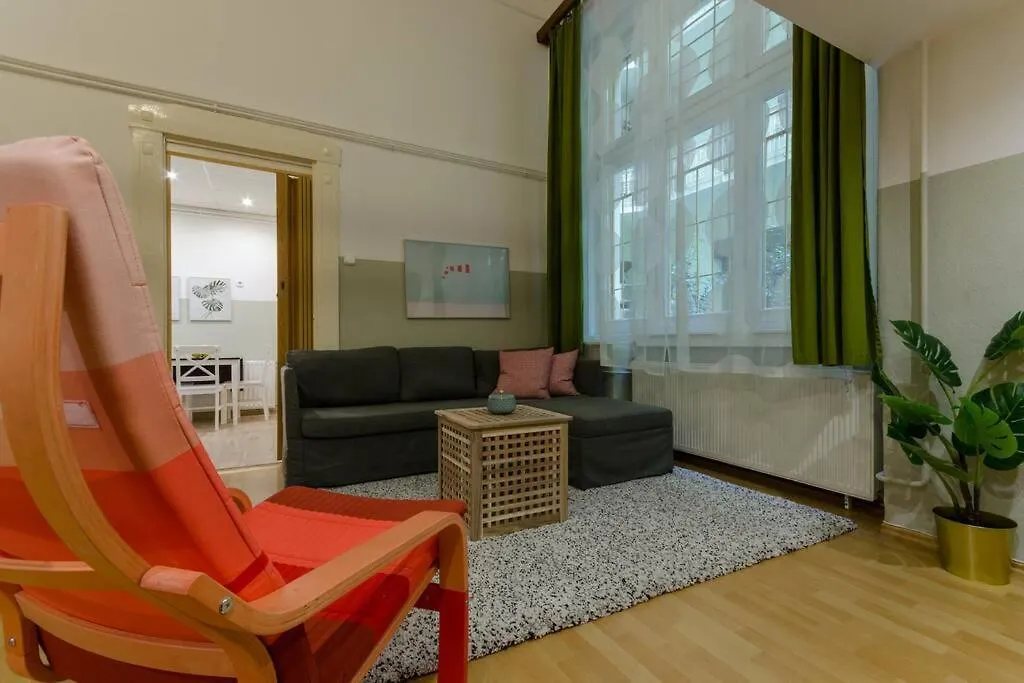 De Lux Studio Apartment In Historical Quarters Budapest Hungría